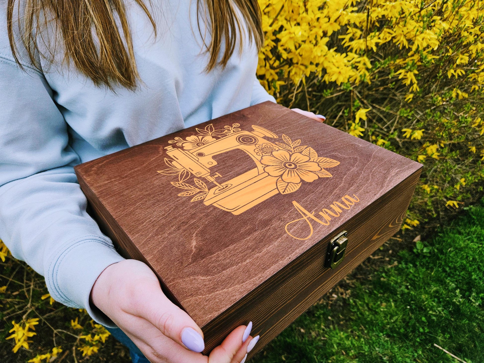 Personalized Sewing Box, Custom Seamstress Gift, Sewing Machine Keepsake Box, Tailor Gift, Crafter Storage Box, Embroidery Gift