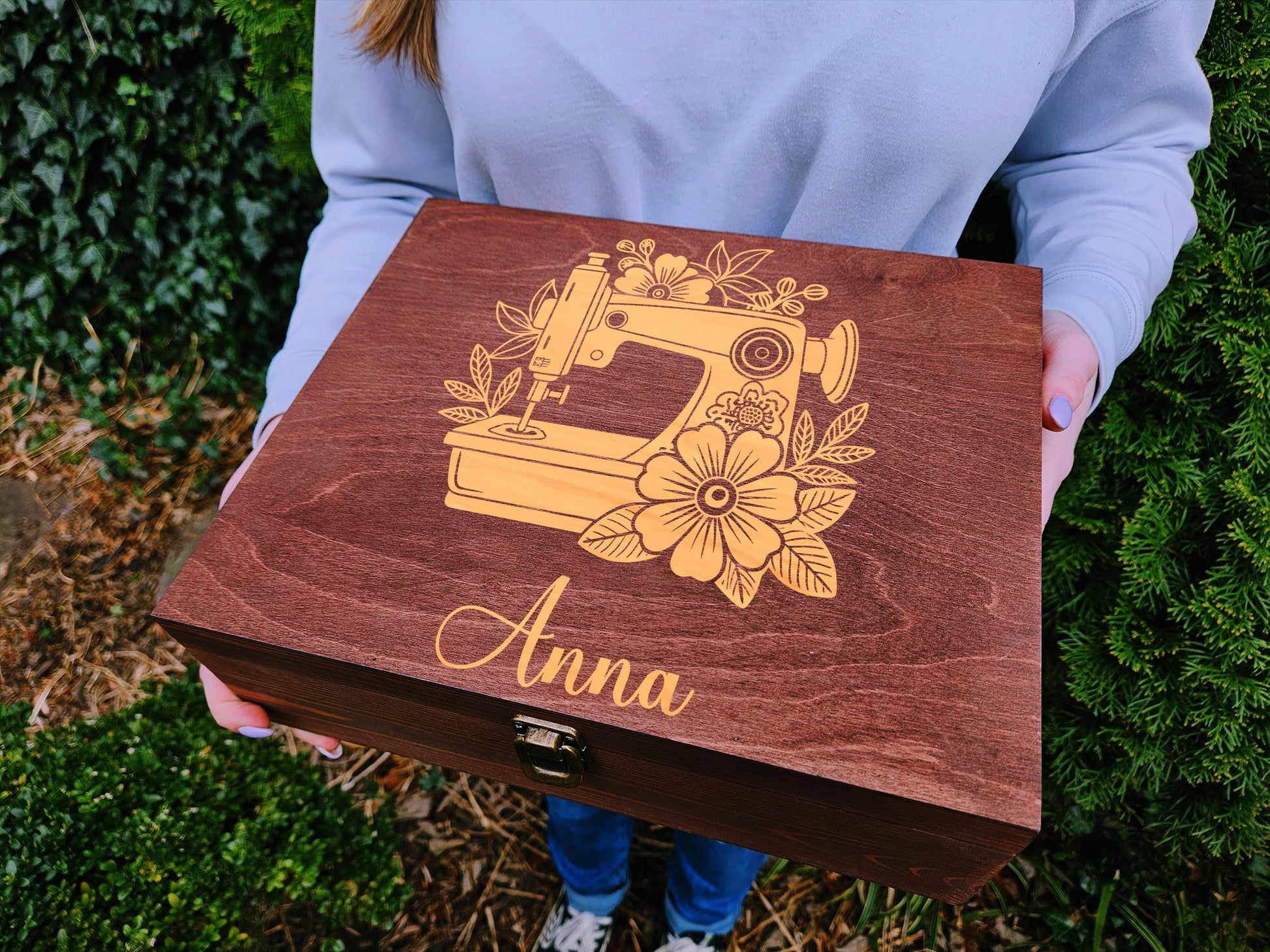 Personalized Sewing Box, Custom Seamstress Gift, Sewing Machine Keepsake Box, Tailor Gift, Crafter Storage Box, Embroidery Gift