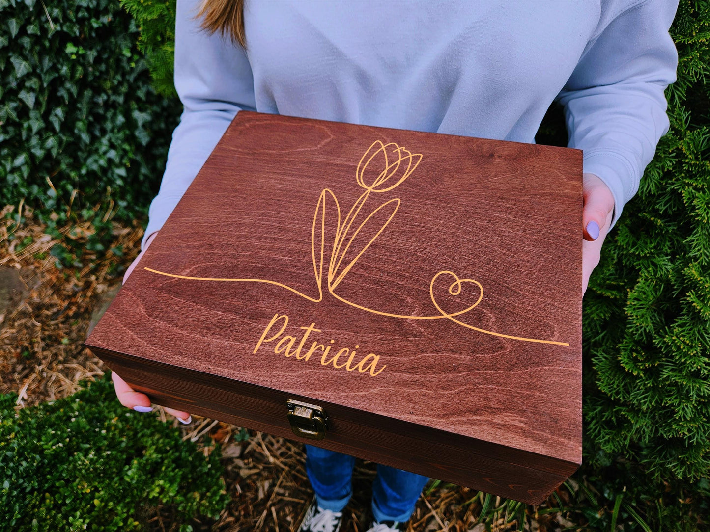 Personalized Tulip Wooden Box, Custom Engraved Keepsake Box, Name Memory Box, Birthday Gift, Mother Gift, Bridesmaid Gift, Wedding Box