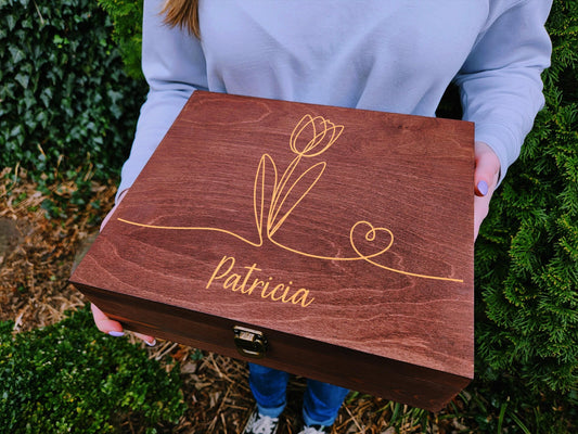 Personalized Tulip Wooden Box, Custom Engraved Keepsake Box, Name Memory Box, Birthday Gift, Mother Gift, Bridesmaid Gift, Wedding Box