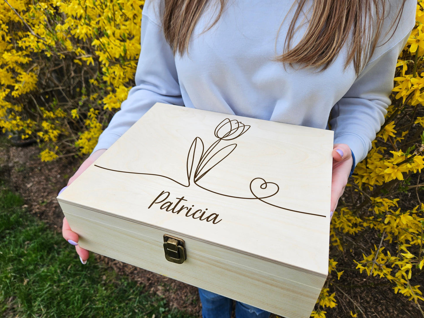 Personalized Tulip Wooden Box, Custom Engraved Keepsake Box, Name Memory Box, Birthday Gift, Mother Gift, Bridesmaid Gift, Wedding Box