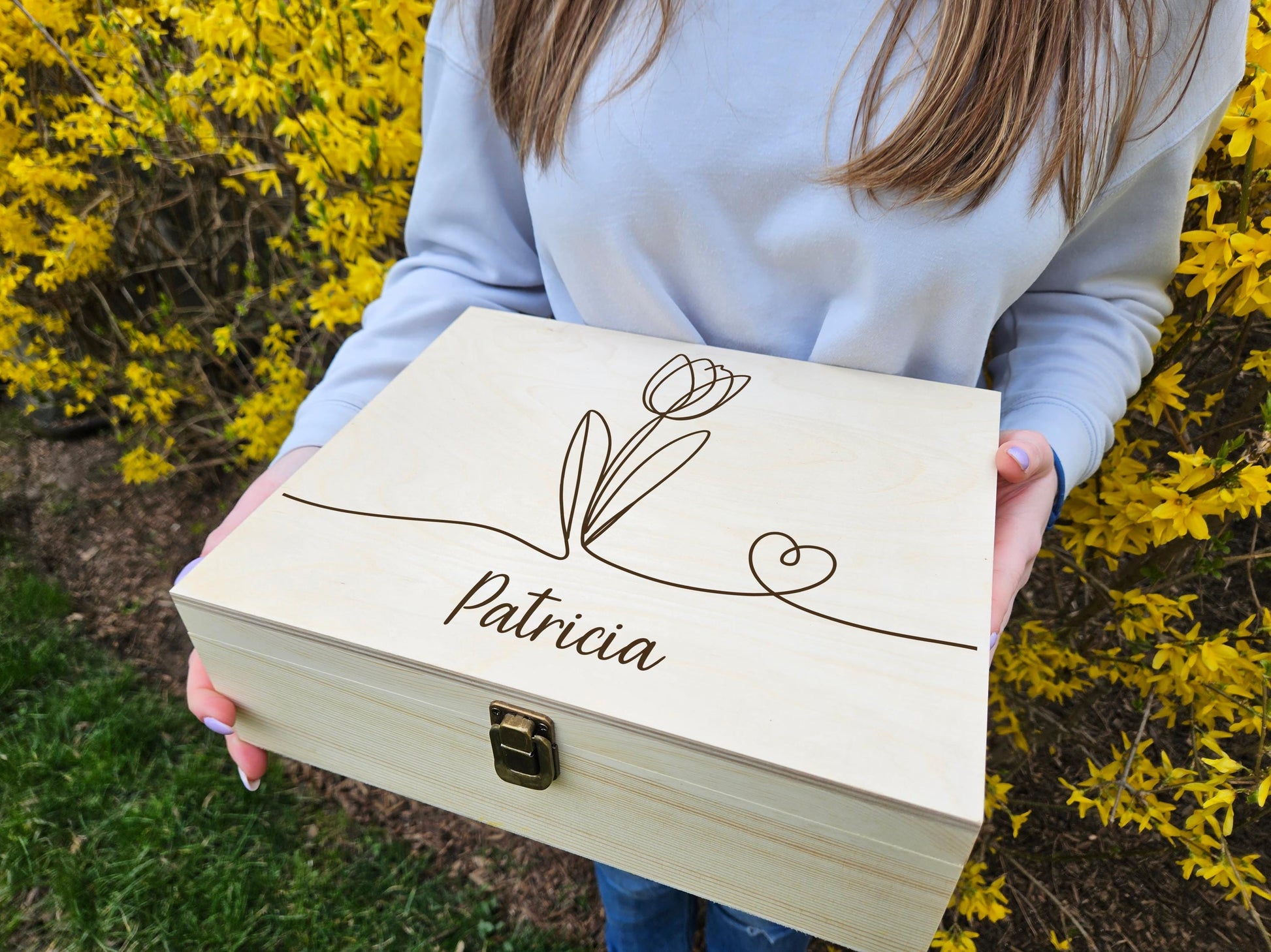 Personalized Tulip Wooden Box, Custom Engraved Keepsake Box, Name Memory Box, Birthday Gift, Mother Gift, Bridesmaid Gift, Wedding Box
